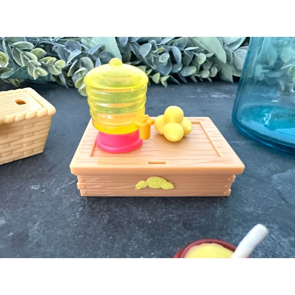 Littlest Pet Shop Lemonade Stand accessory lot LPS Hasbro